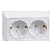 OKTAVA Розетка 2-местная с заземлением с защитными шторками для открытой установки 16А РСш22-3-ОБ белый GENERICA